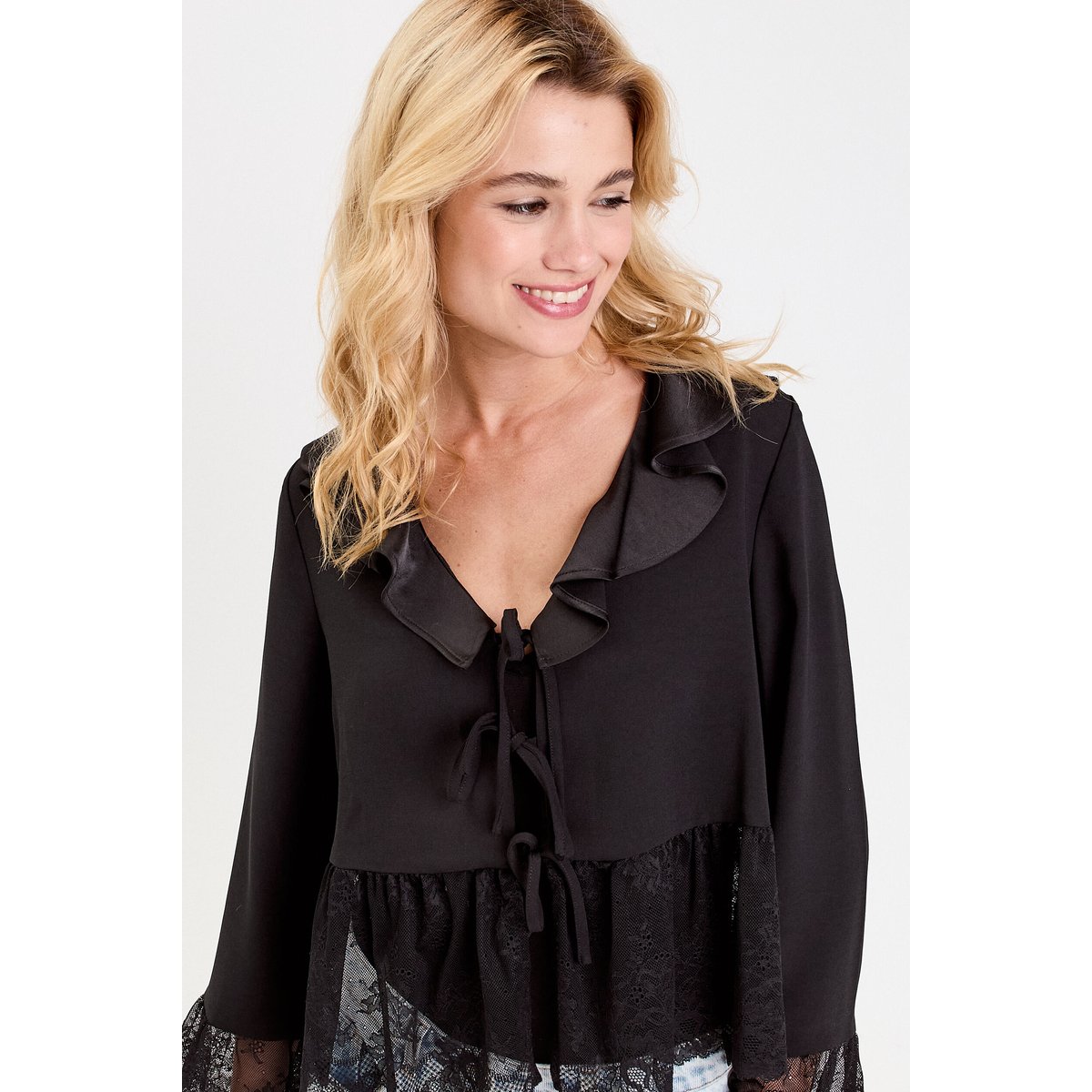Blouse col V en dentelle noir, CACHE CACHE
