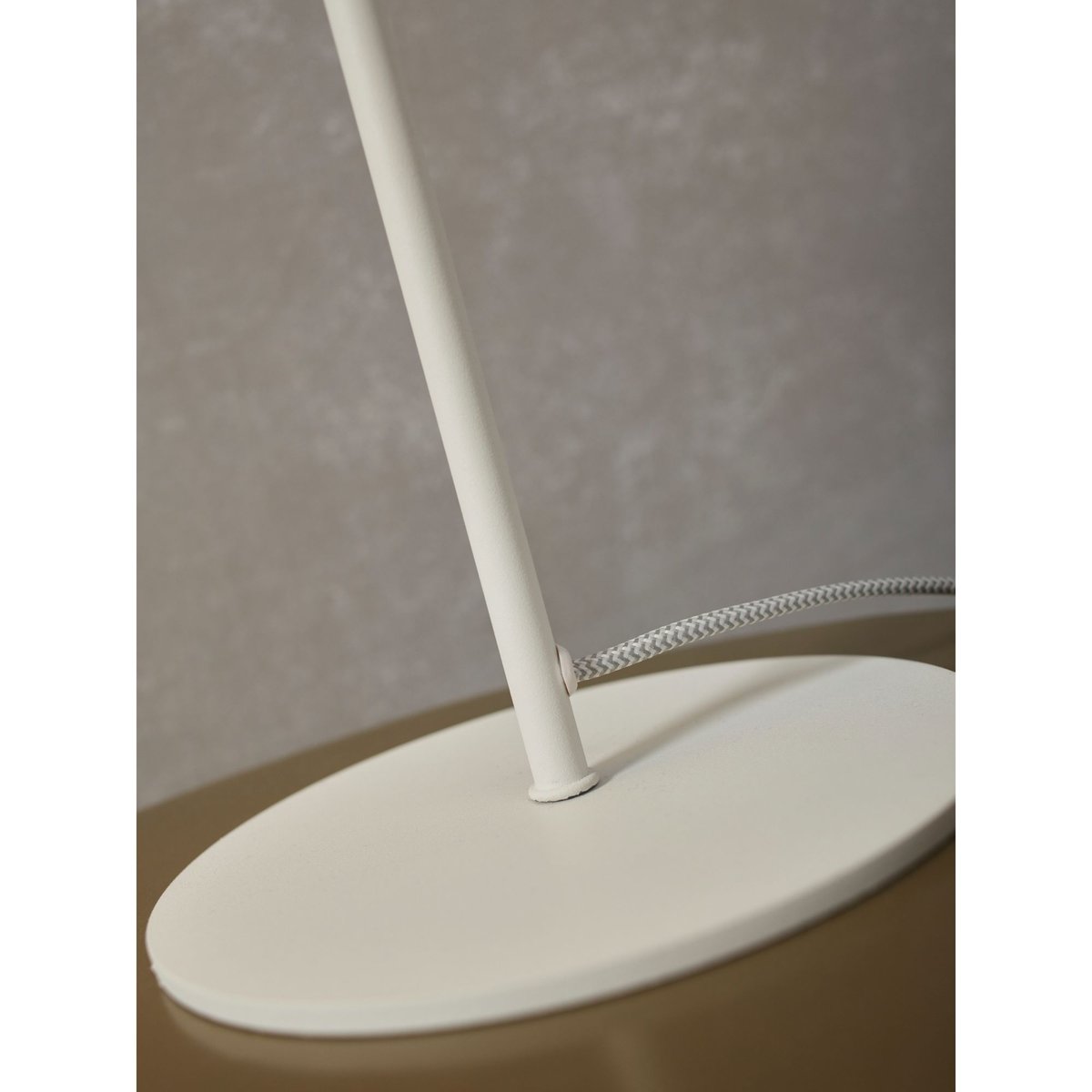 Lampe À Poser Le fer LISBON blanc, IT'S ABOUT ROMI