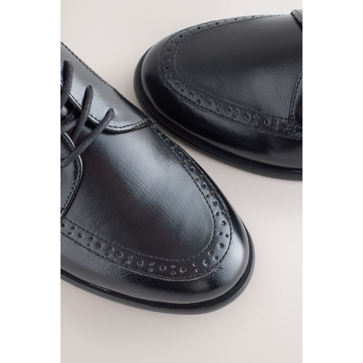 Chaussures rondes et lacets noir, NEXT