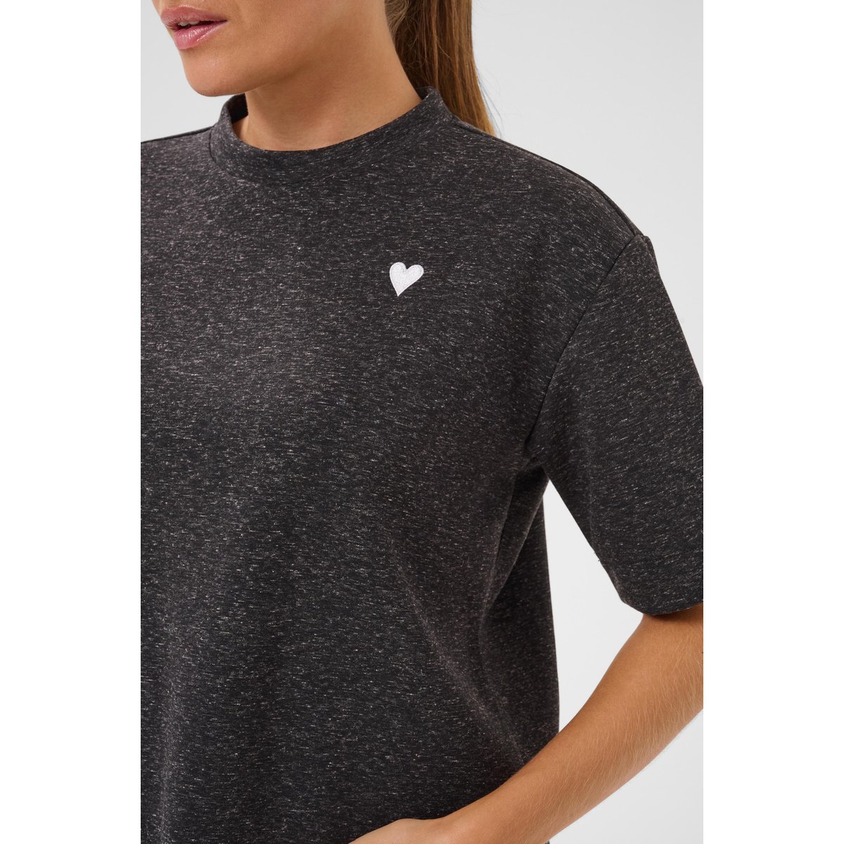 T-shirt gris dark grey m:/whisper w. heart, KAFFE
