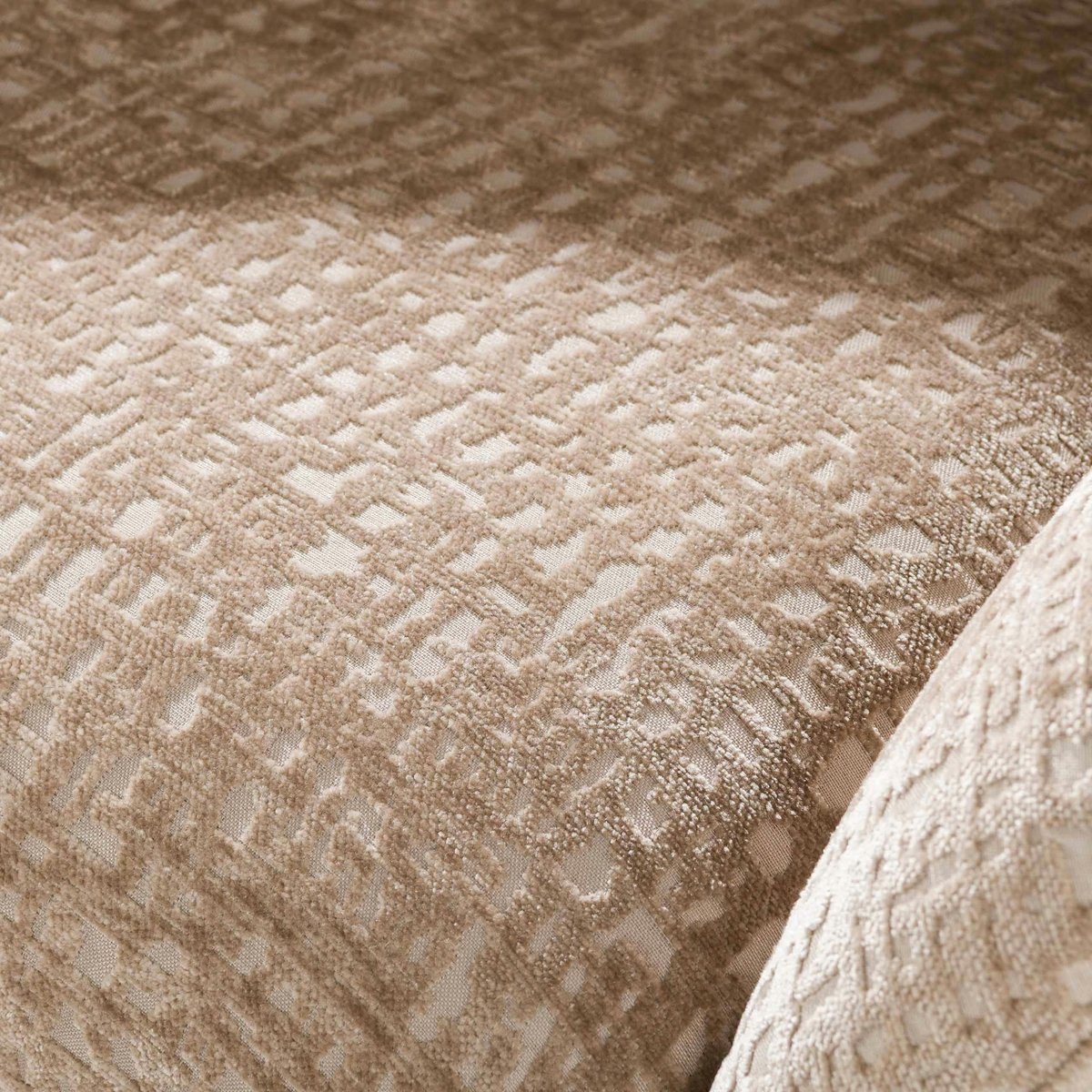 Fauteuil de salon pivotant beige à motifs veloutés bruns CREEK beige, PIER IMPORT