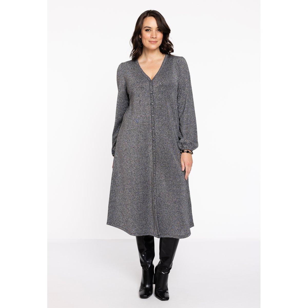 Robe avec fermeture à bouton noir, YOEK