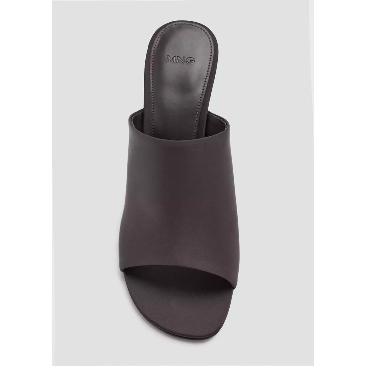 Sandales à talon avec large bride chocolat, MANGO