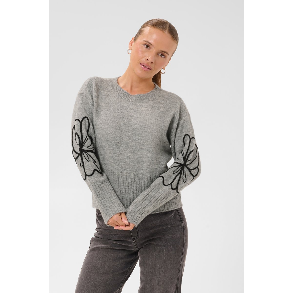 Pullover tricoté gris noir grey melange/black flower emb., KAFFE