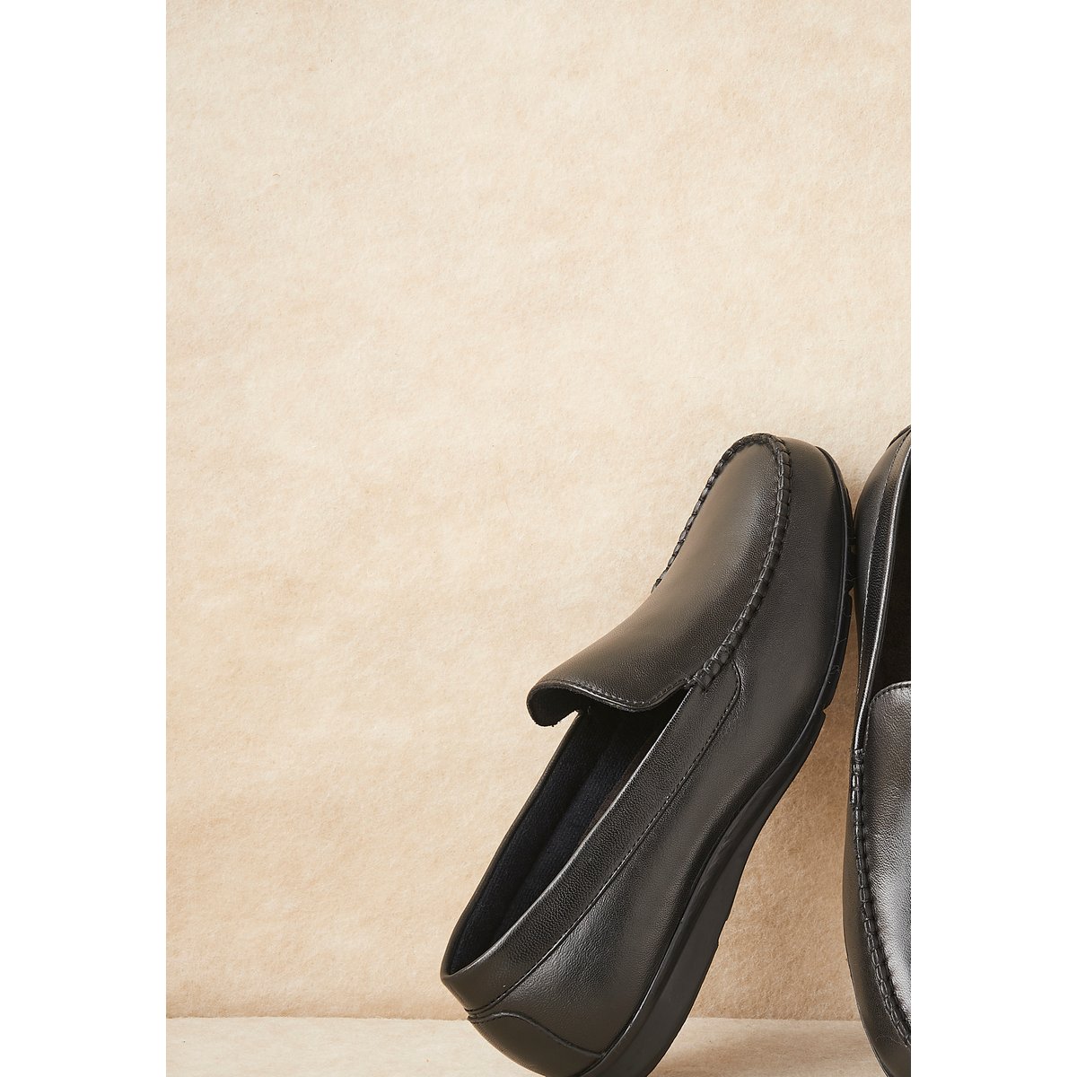 Chaussons en cuir grainé noir, DAMART