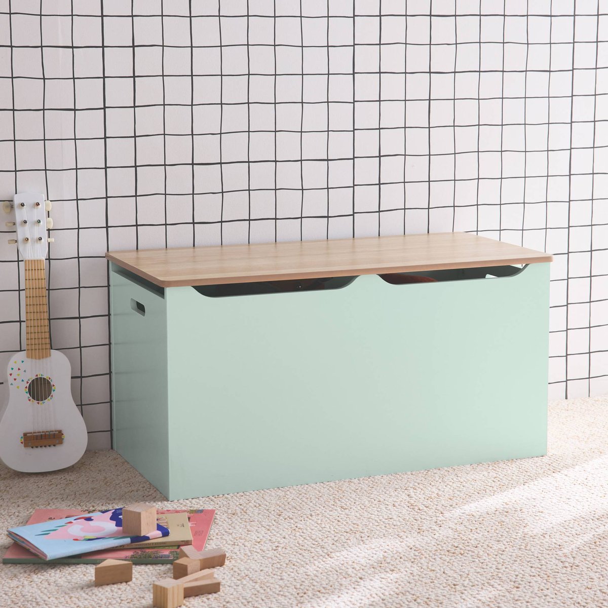 Coffre à jouets enfant couvercle rabattable poignées latérales TOBIAS vert céladon, SWEEEK