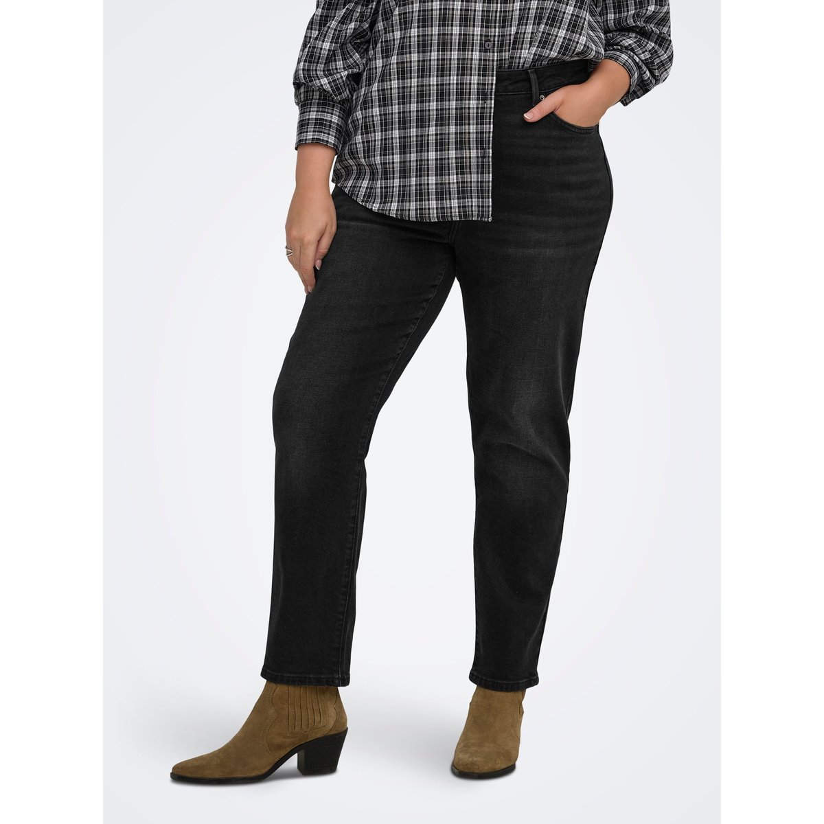 Jean Coupe Droite washed black, ONLY CARMAKOMA