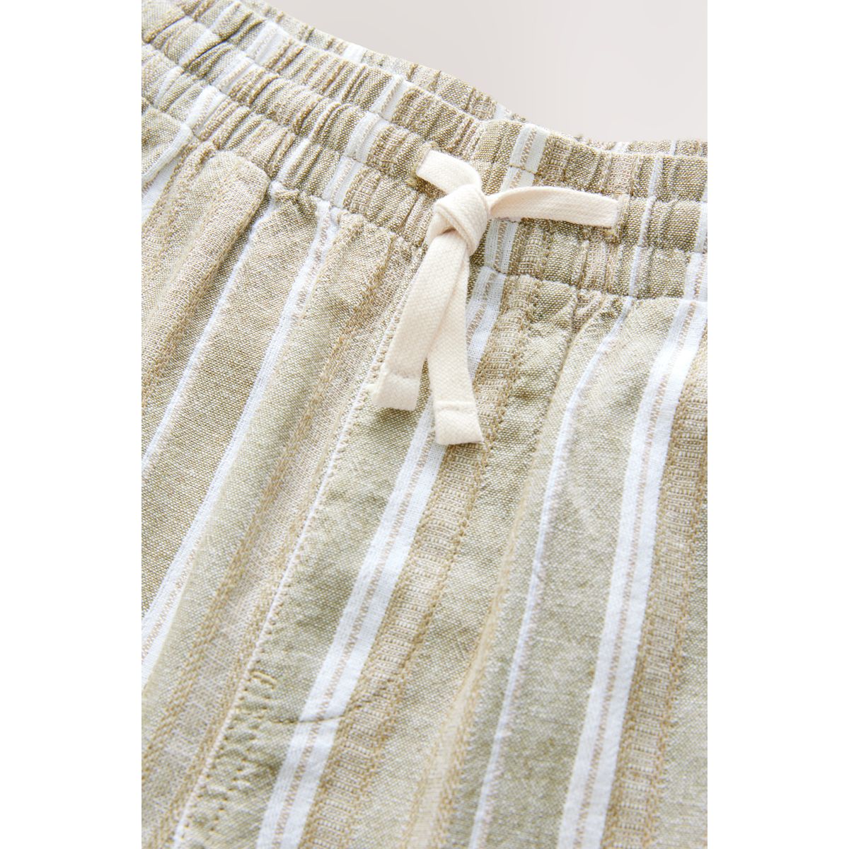 Short rayé en lin mélangé à taille élastique naturel, NEXT