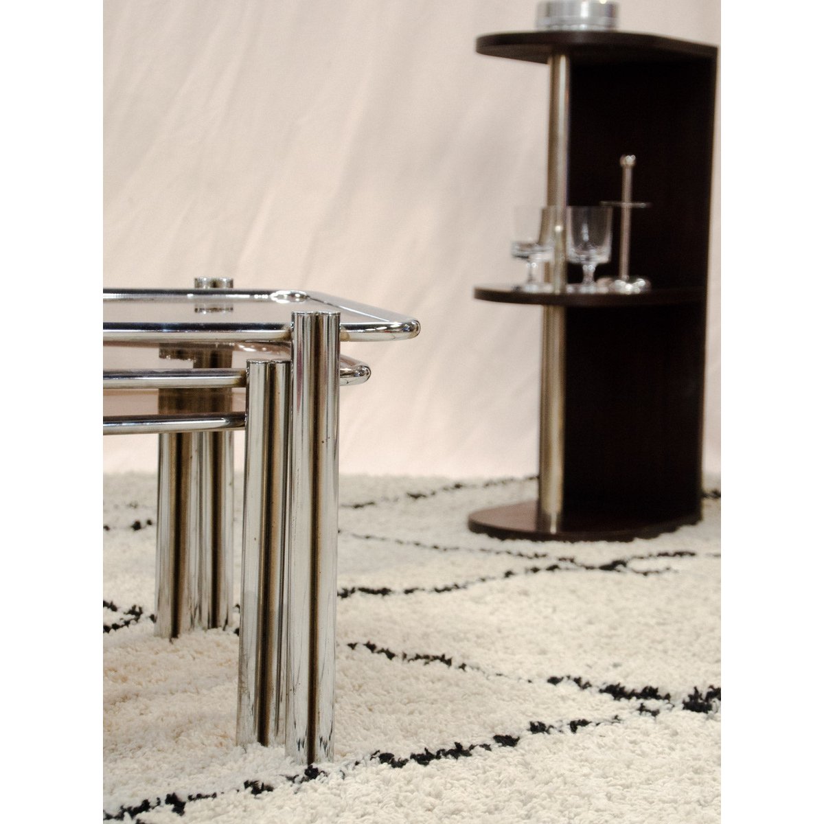 Tables gigogne en métal chromé Barbara N°227 - Bon état fumé, DEBONGOUT