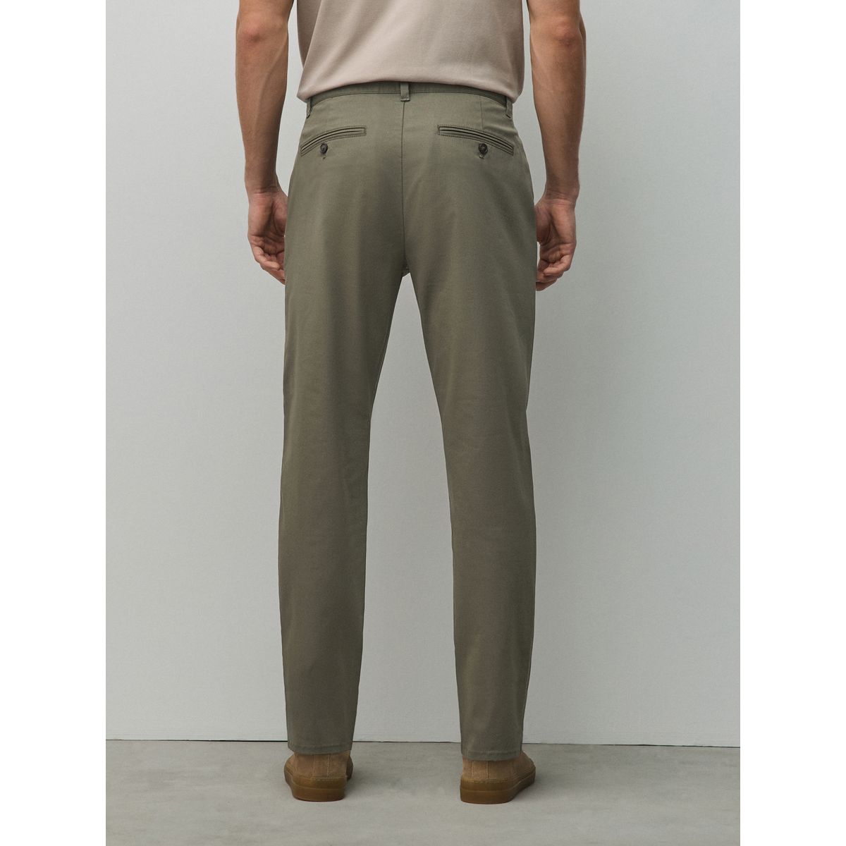 Pantalon chino stretch en coton majoritaire vert kaki, NEXT