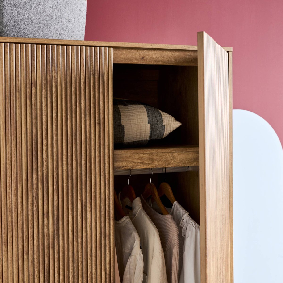 Armoire dressing décor bois de manguier rainuré 2 portes et penderie CELIAN effet manguier, SWEEEK