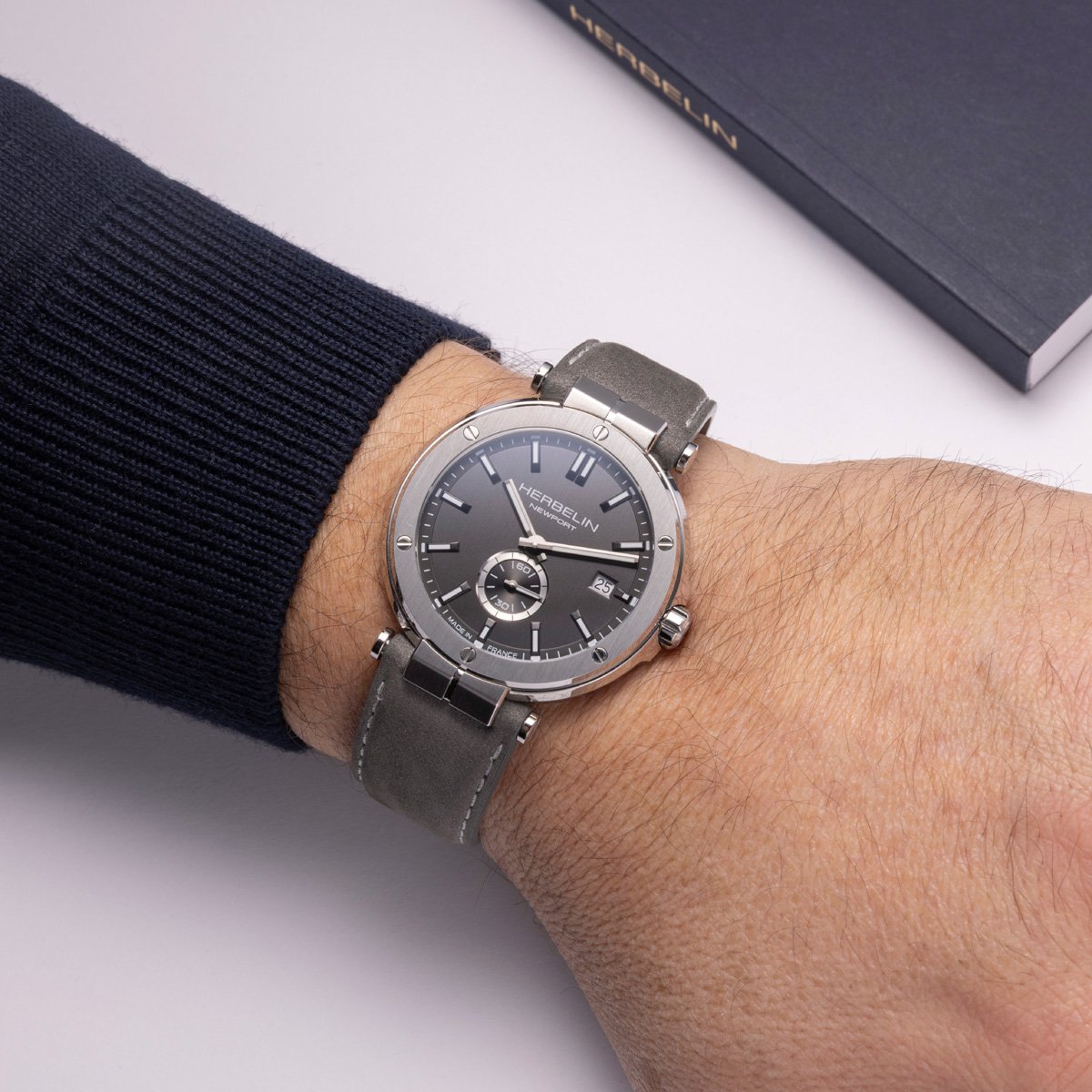 Montre Analogique NEWPORT argenté gris gris, HERBELIN