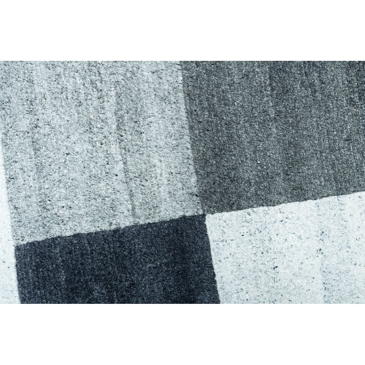 Tapis Cologne Luxury noué main en viscose gris, THEKO