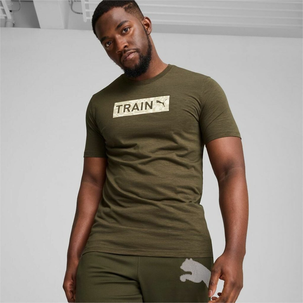 T-shirt de training graphique vert olive foncé, PUMA