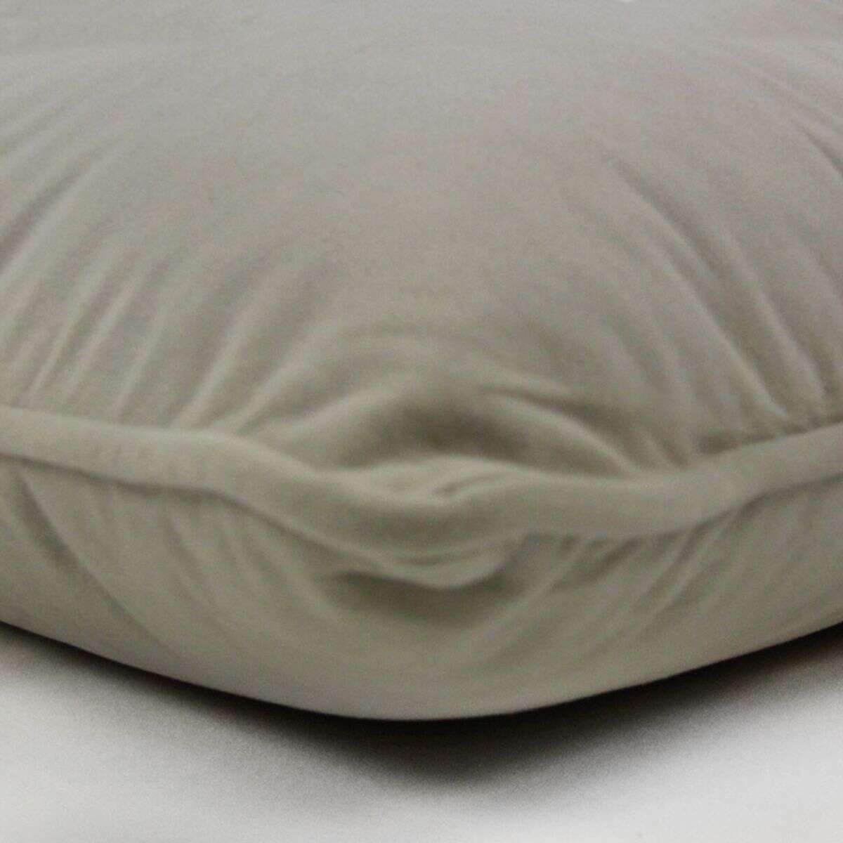 Coussin en velours extra-doux VELVET écru, THE DECO FACTORY