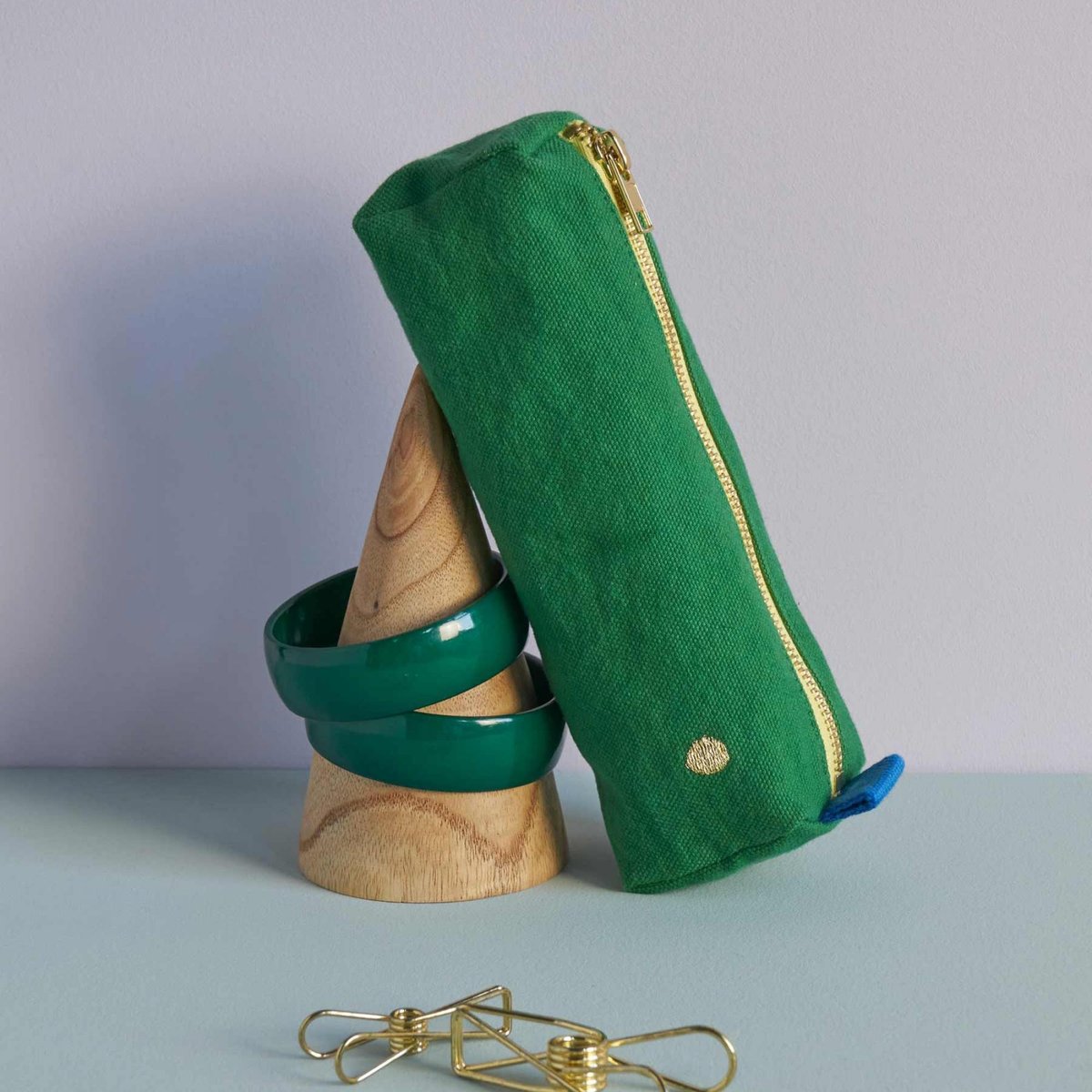 Trousse de bureau Iona gazon, LA CERISE SUR LE GATEAU