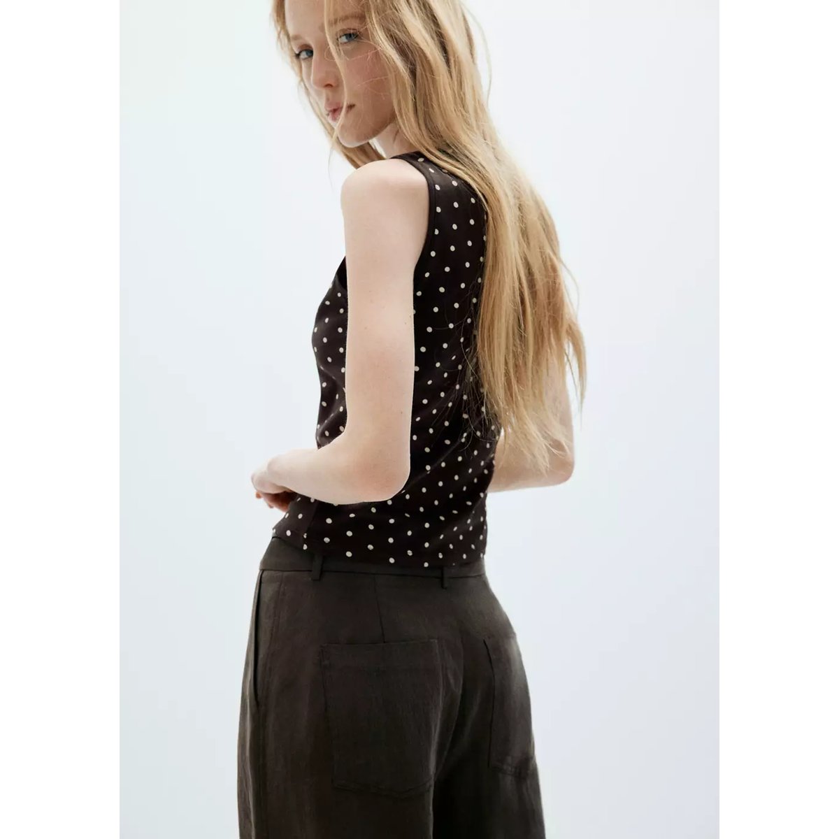 Top ajusté à pois marron, MANGO