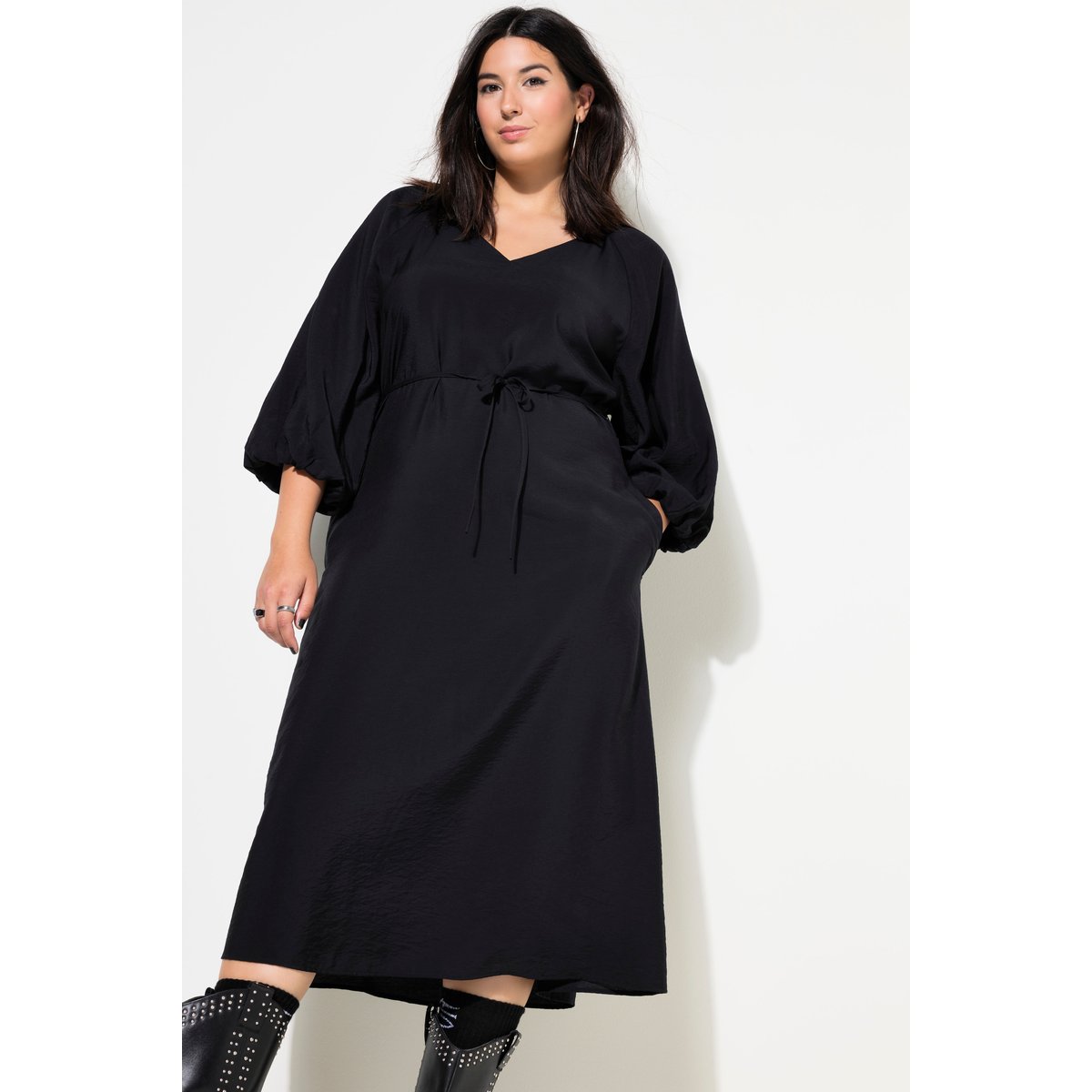 Robe maxi, coupe évasée, manches 3/4 ballon noir, STUDIO UNTOLD