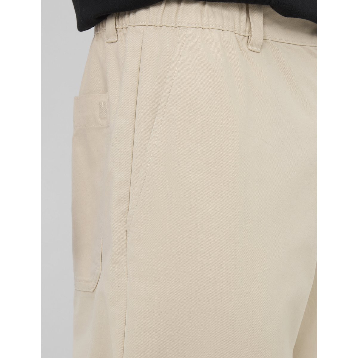Pantalon en twill ample blanc cassé, BZB