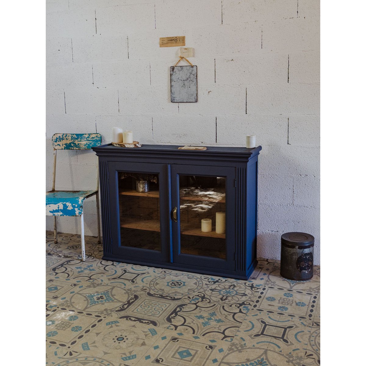 Vitrine en bois bleu foncé Victoria N°230 - Bon état bleu foncé, DEBONGOUT