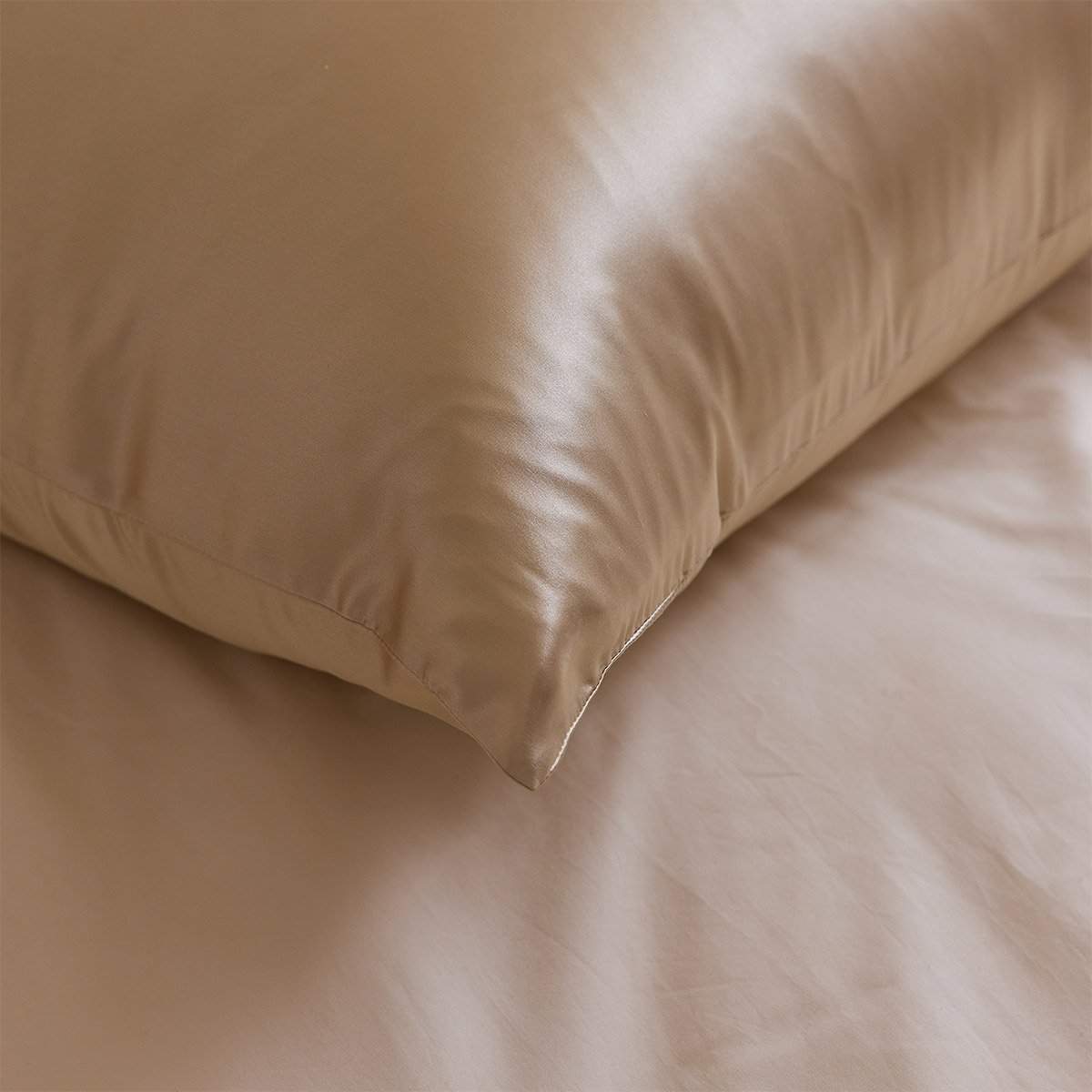 Taie d'oreiller en soie beige, JOLIE MÔME ivoire, DESFORGES
