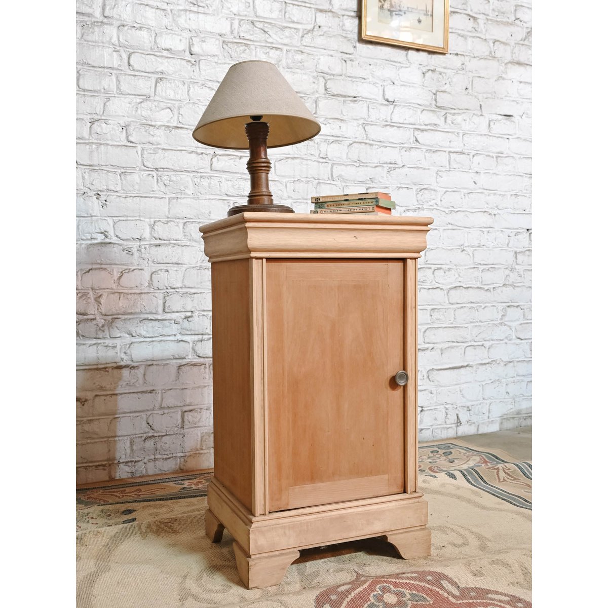 Table de chevet en merisier Odile N°1533 - Bon état bois clair, DEBONGOUT