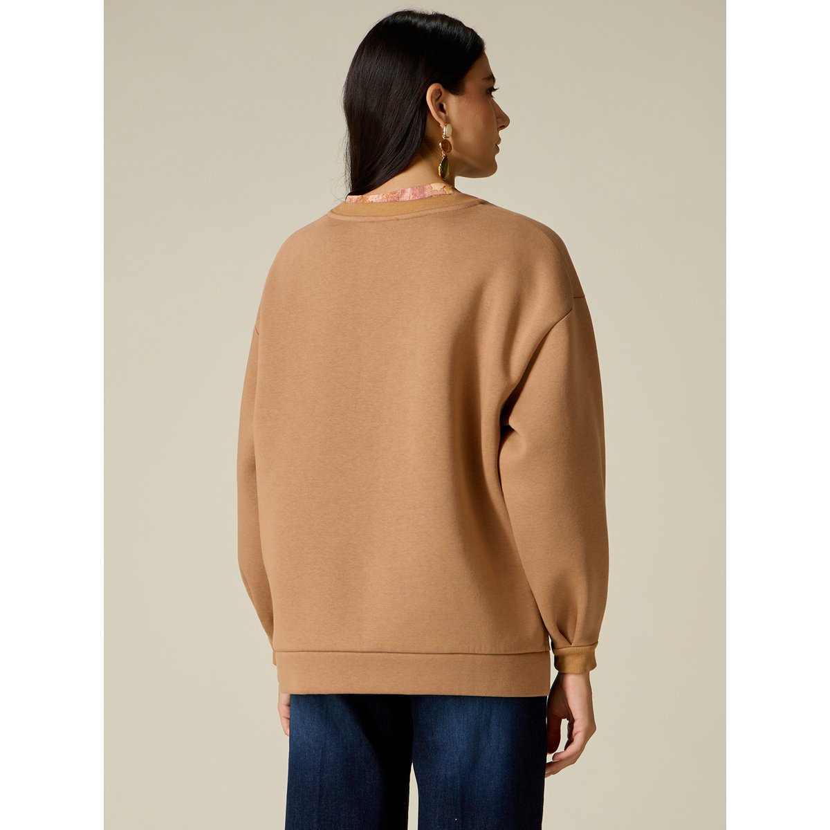 Sweat-shirt ras du cou avec patch beige, OLTRE