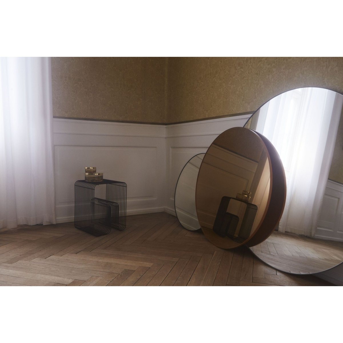 Miroir Mural Circum Clear et Bord Noir XSmall Rond Diam 50 cm noir, AYTM