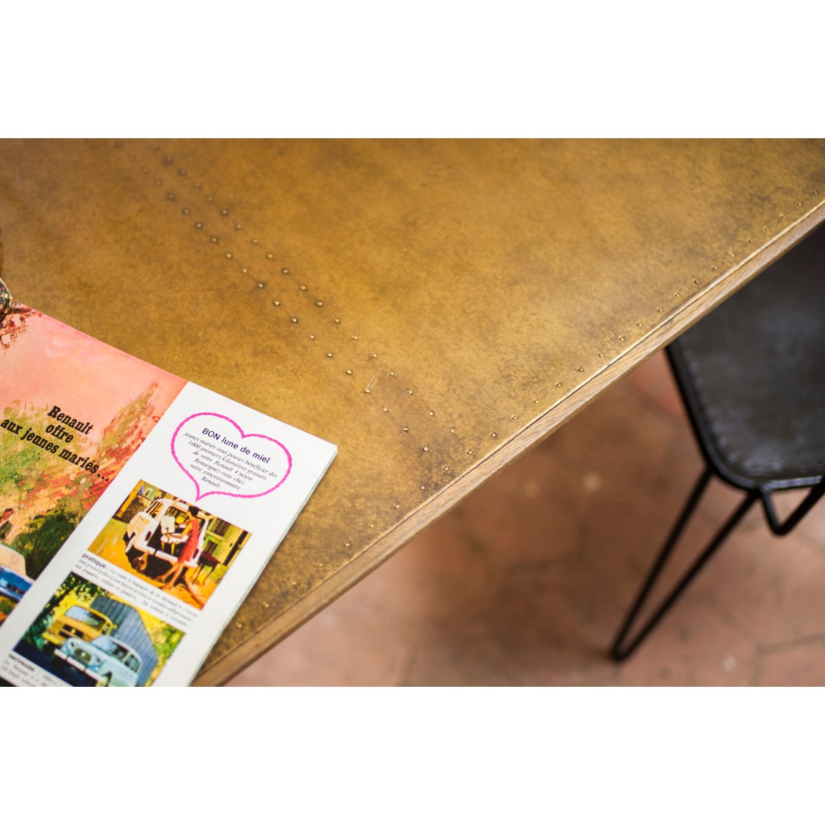 Table de repas en laiton et chêne LIVERPOOL marron clair, PRODUIT INTERIEUR BRUT