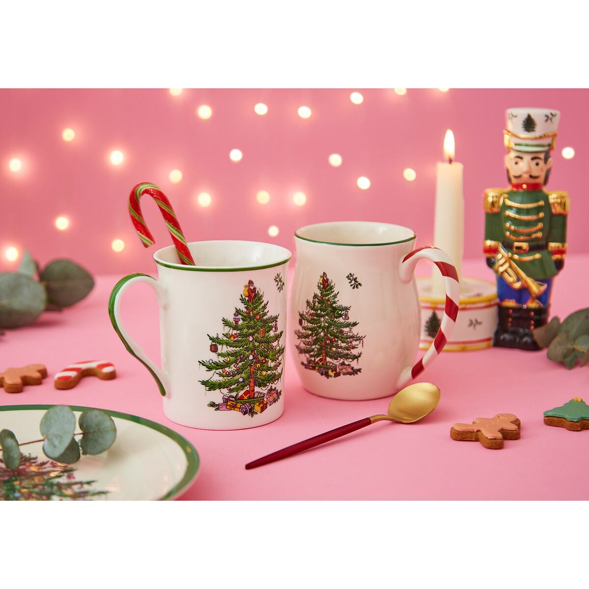 Set of 4 Christmas Tree Mugs in 340ml white, SPODE