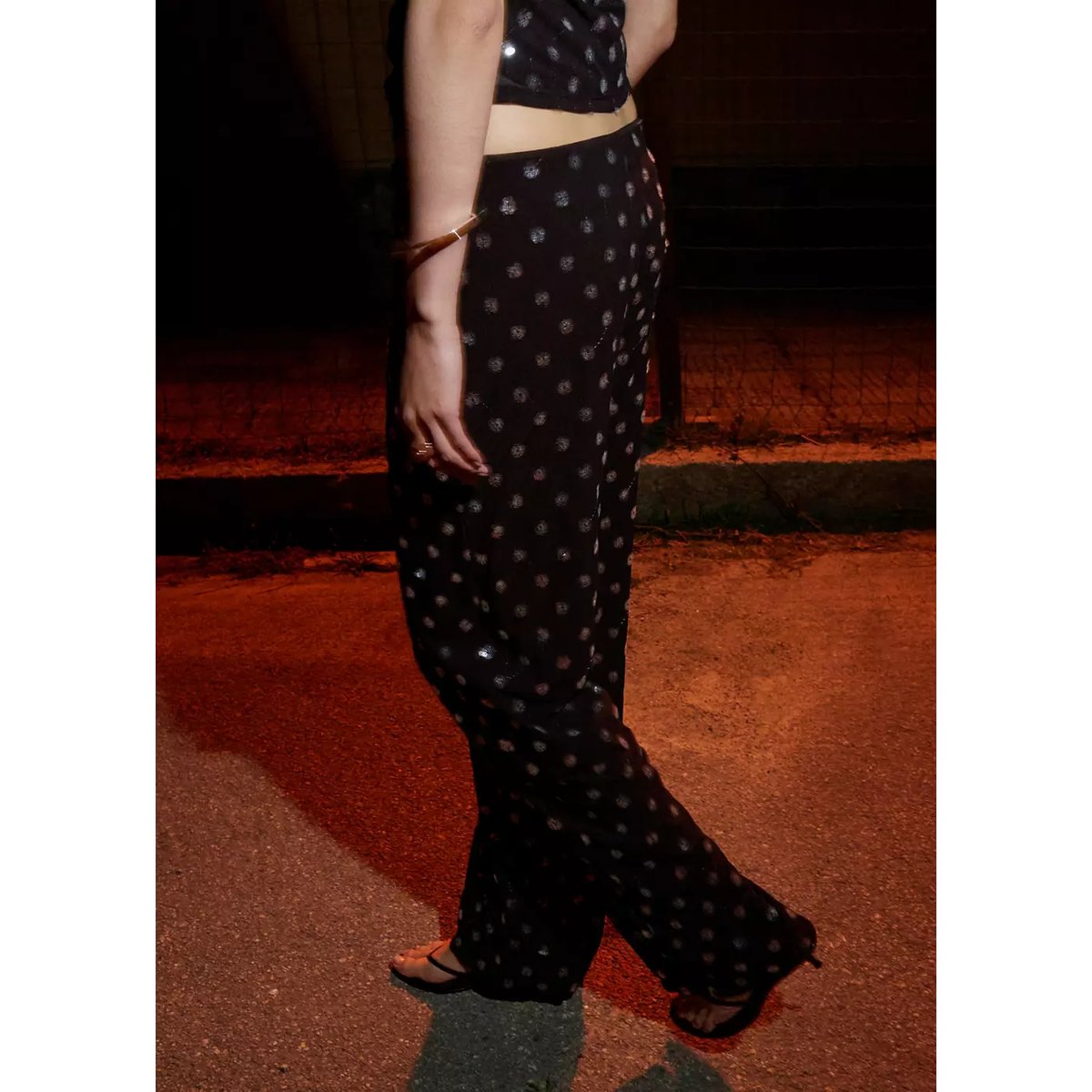Pantalon droit paillettes chocolat, MANGO