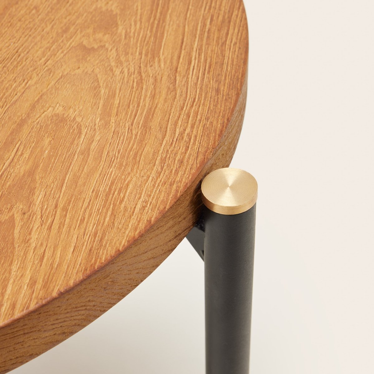 Table D'Appoint en bois teck et métal graphique THIMEA teck recyclé et noir, MADURA