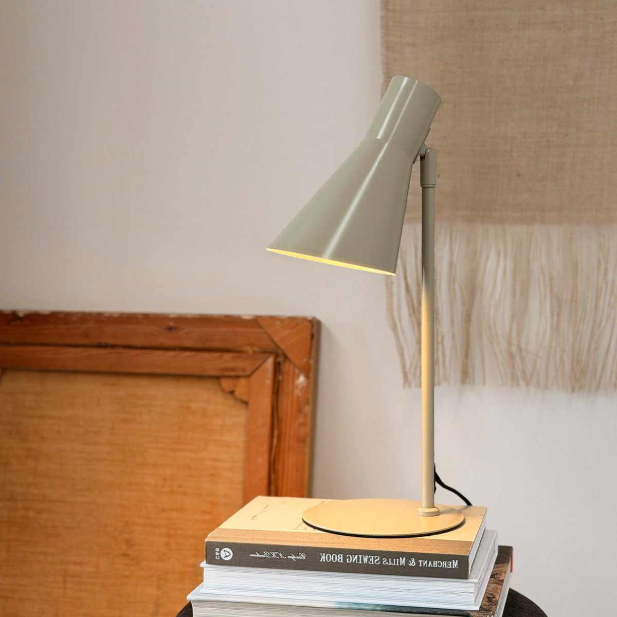 Lampe à poser DL12 en métal coloris gris gris, DYBERG LARSEN