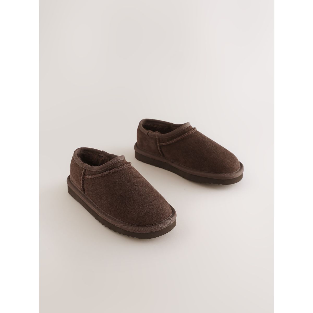 Chaussures en daim marron chocolat, NEXT