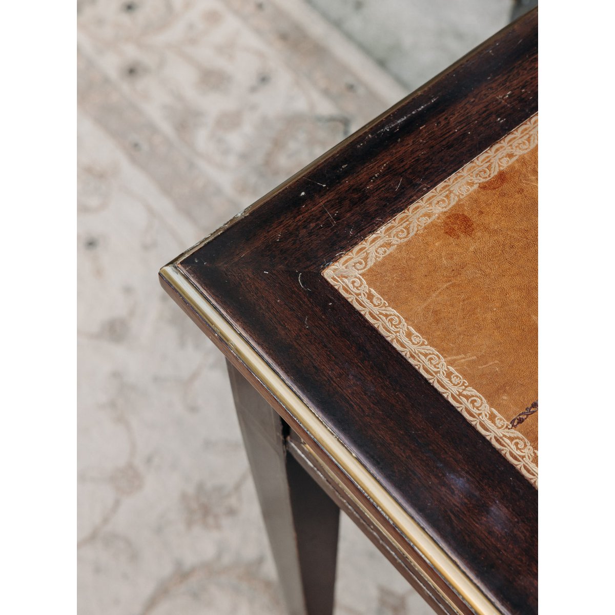 Bureau en bois et cuir Edouard N°497 - Bon état bois foncé, DEBONGOUT