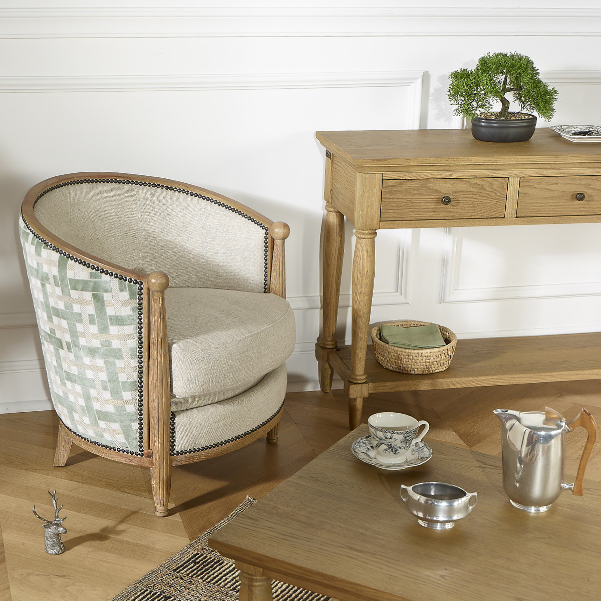 Fauteuil tonneau en chêne et lin, tissu édition limitée CAROLE lin, ROBIN DES BOIS