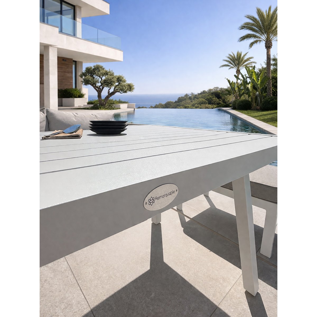 Ensemble repas de jardin 9 places MAJARI blanc, REMARQUABLE