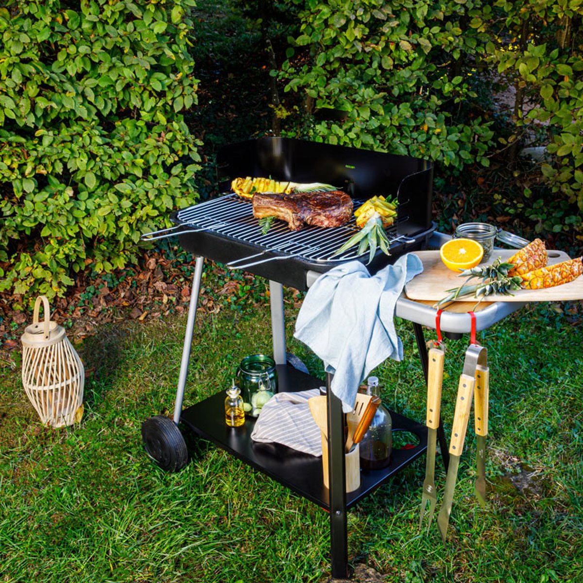 Barbecue à charbon avec cuve en fonte noir, SOMAGIC