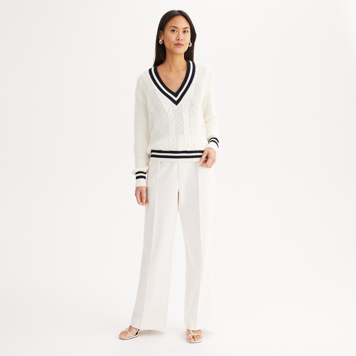 Pull col V en maille torsadée ivoire/marine, ANNE WEYBURN