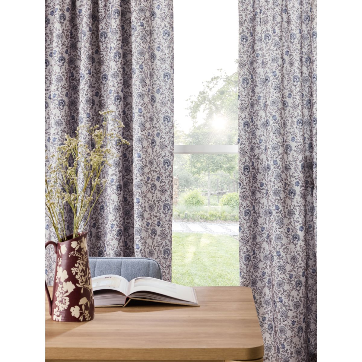 Rideaux doublés en chenille à plis et fleurs naturel/bleu, NEXT