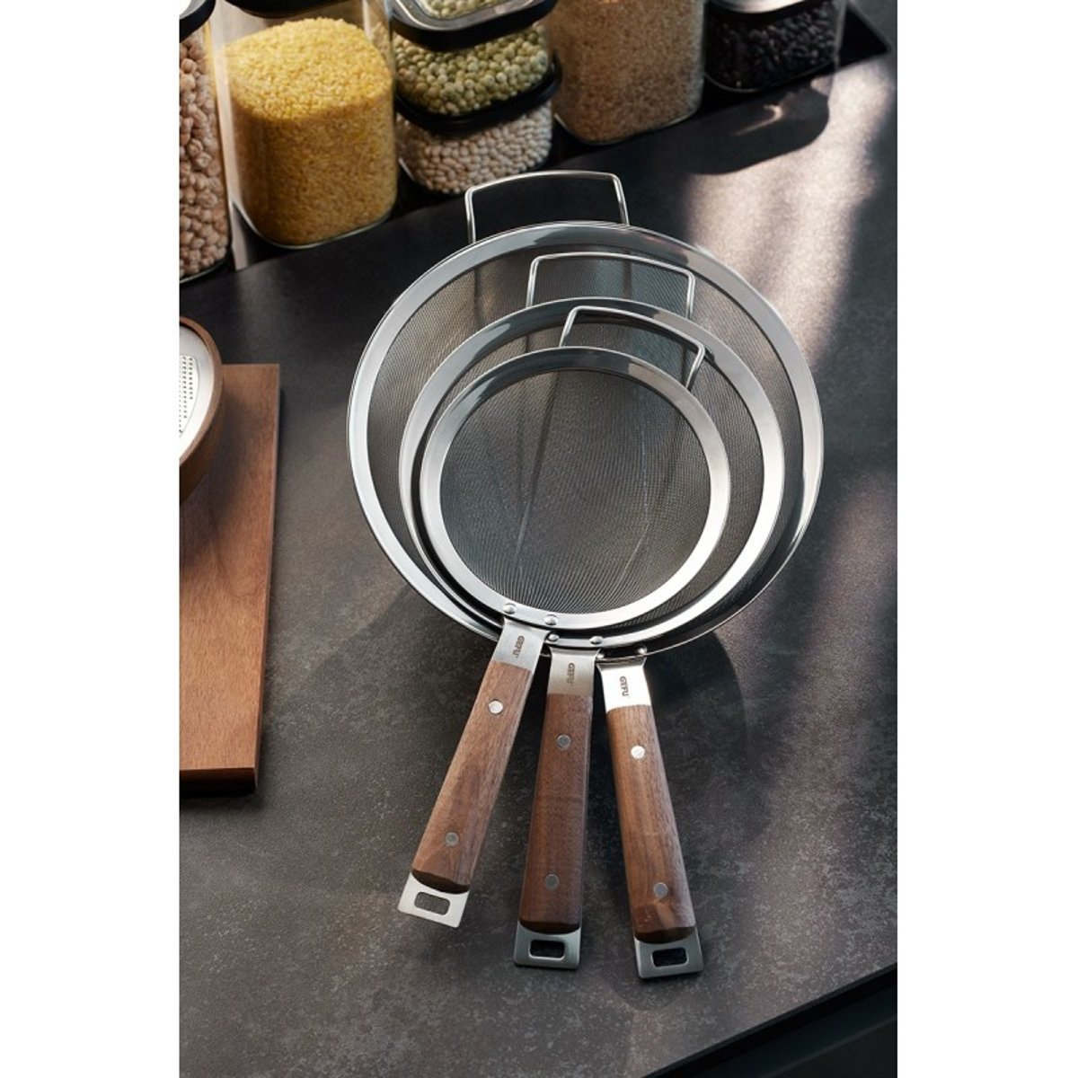Passoire avec manche en bois passo - 24 cm couleur unique, GEFU