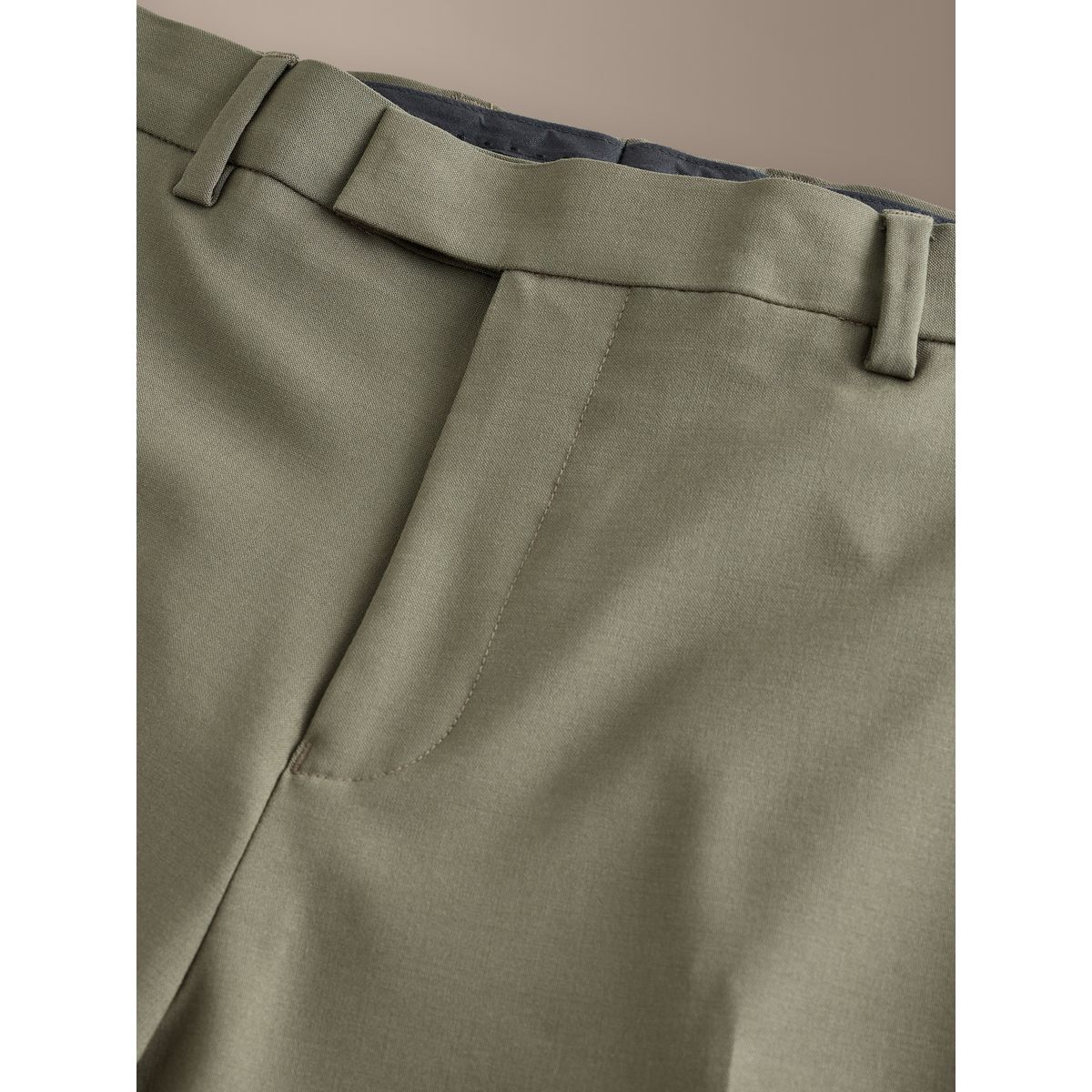Pantalon de costume près du corps en laine signature vert sauge, NEXT