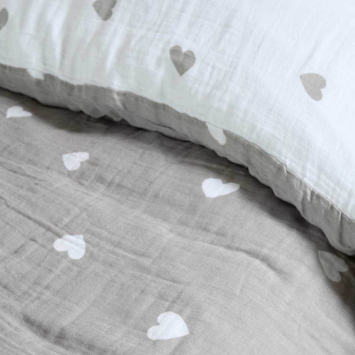 Housse de couette 2 personnes COEURS + 2 taies double gaze de coton blanc, DECORATIE