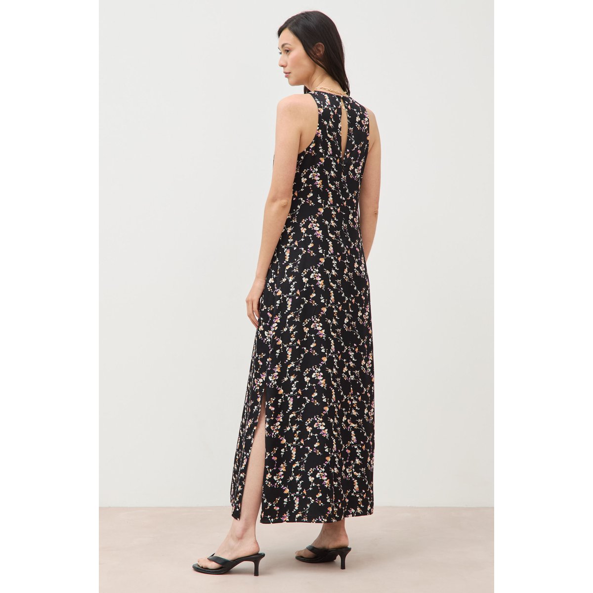 Robe longue droite sans manches col v noir, BONOBO