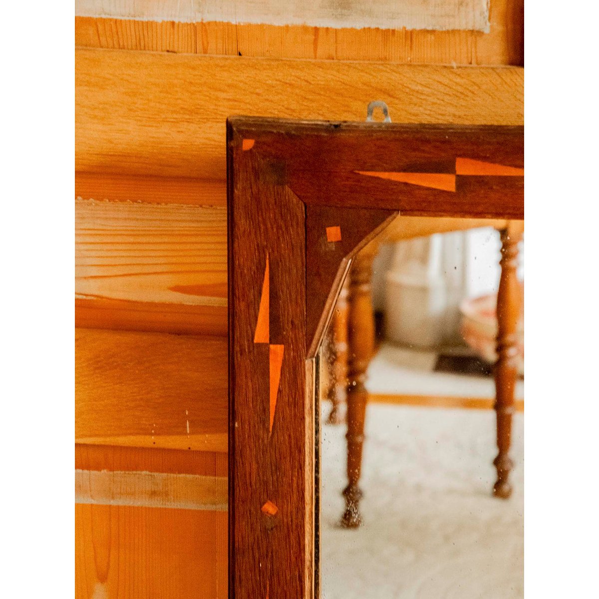 Miroir marqueté en bois foncé Georges N°1320 - Bon état bois foncé, DEBONGOUT