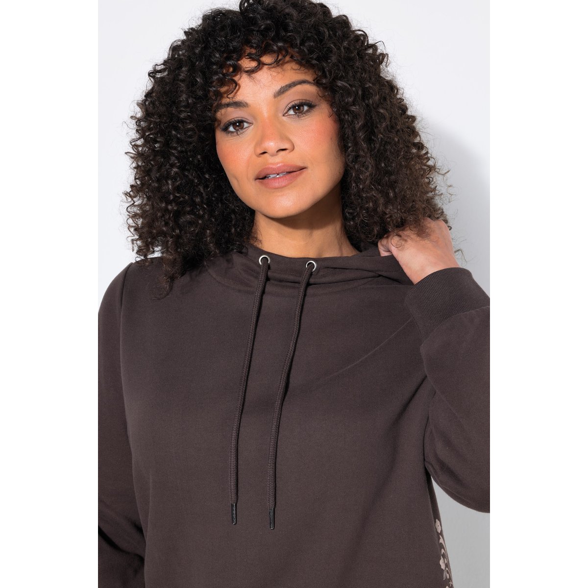 Sweat-shirt oversize, motif à fleurs acajou, ULLA POPKEN