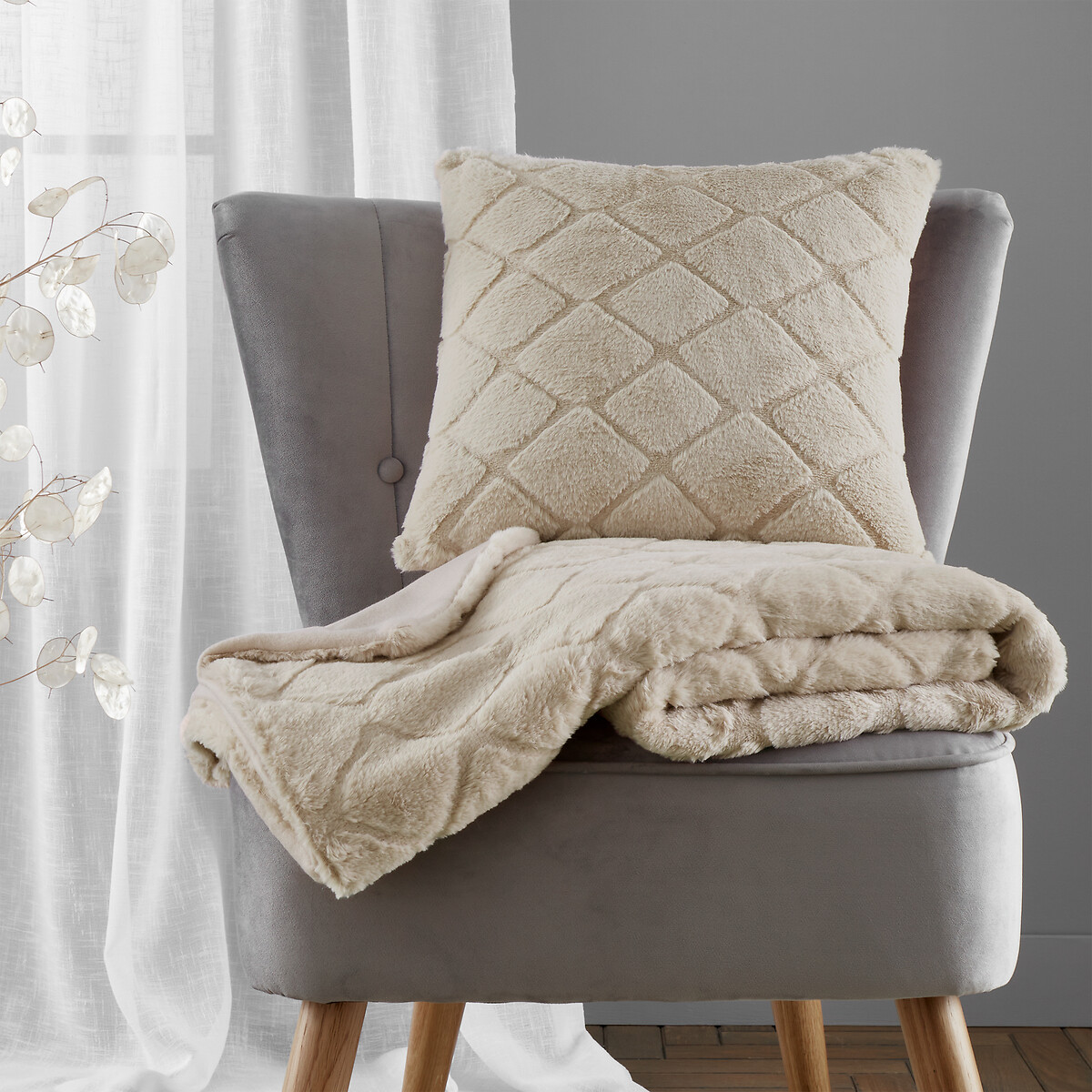 Cosy Diamond 43x43cm Filled Cushion natural, CATHERINE LANSFIELD