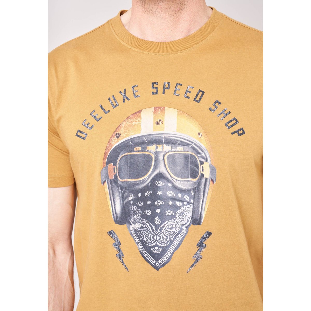 T-shirt homme en 100% coton jersey imprimé biker HELMUP bronze, DEELUXE