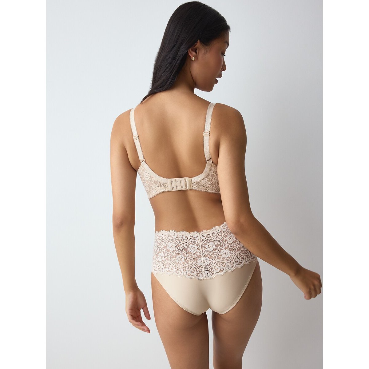 Reggiseno minimizer senza ferretti Amourette beige, TRIUMPH