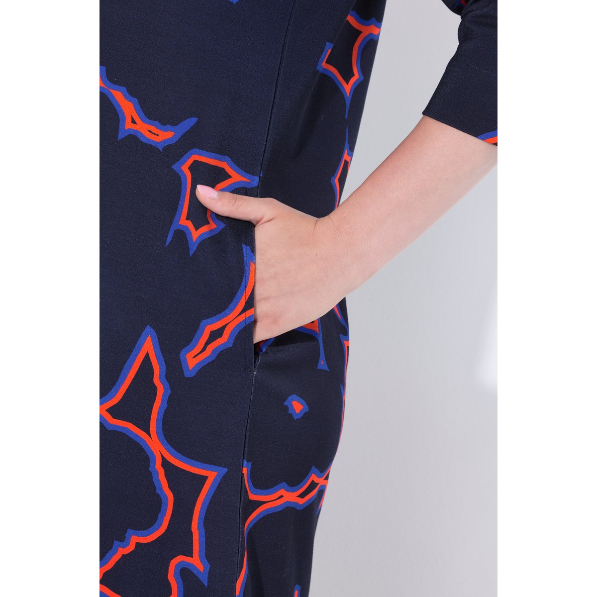 Robe en point de Rome à col en V marine, ULLA POPKEN